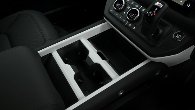 2025 Land Rover Defender 90