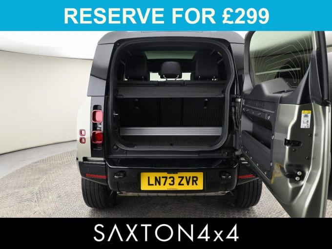 2025 Land Rover Defender 90
