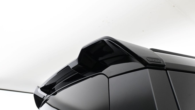 2025 Land Rover Defender 110