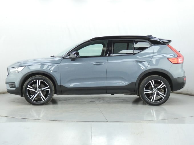 2025 Volvo Xc40