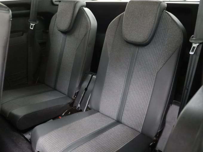 2025 Peugeot 5008