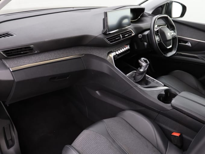 2025 Peugeot 5008