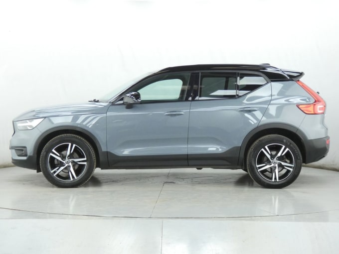 2025 Volvo Xc40