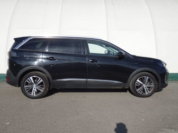 2024 Peugeot 5008