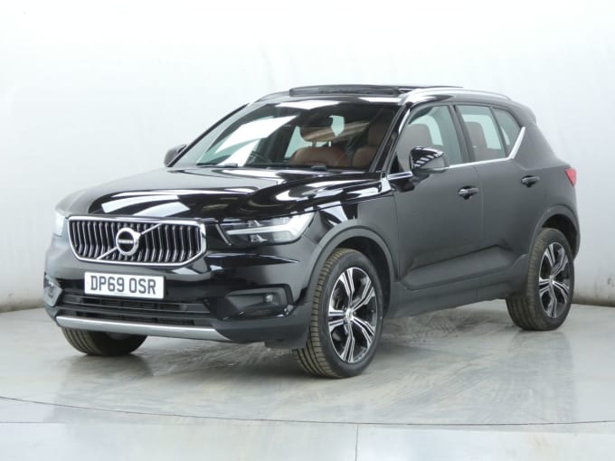 2025 Volvo Xc40