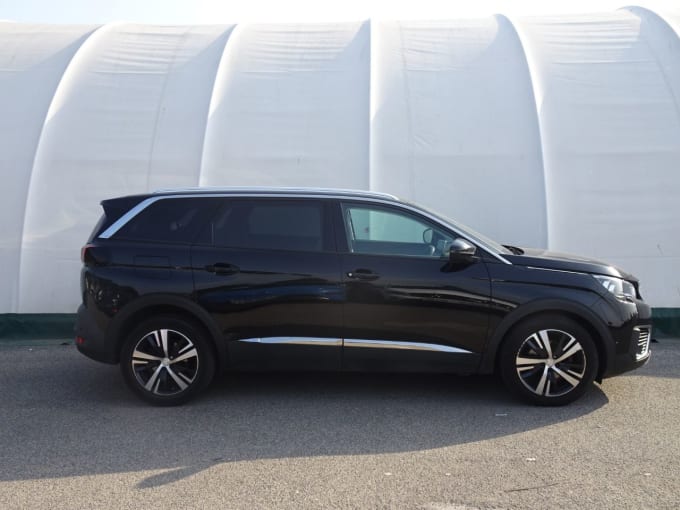 2024 Peugeot 5008