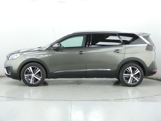 2025 Peugeot 5008