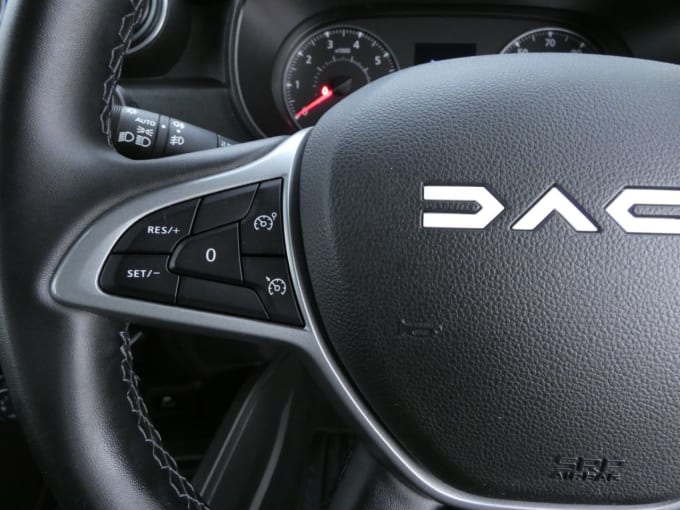 2025 Dacia Duster