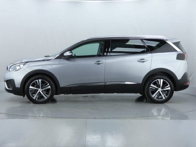 2025 Peugeot 5008