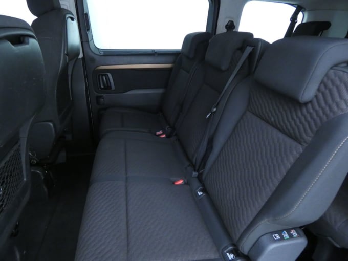 2025 Toyota Proace Verso