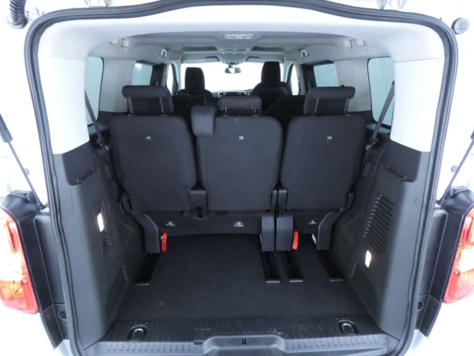 2025 Toyota Proace Verso