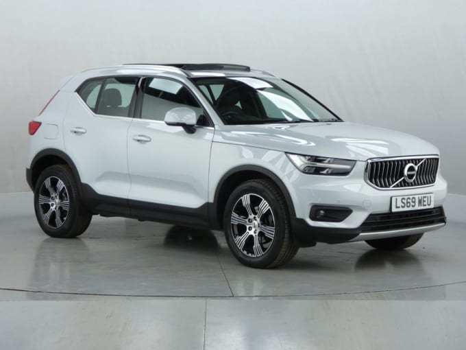 2025 Volvo Xc40