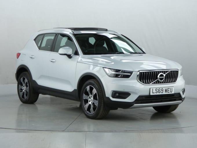 2025 Volvo Xc40