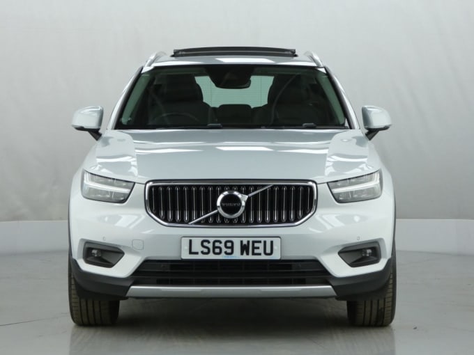 2025 Volvo Xc40