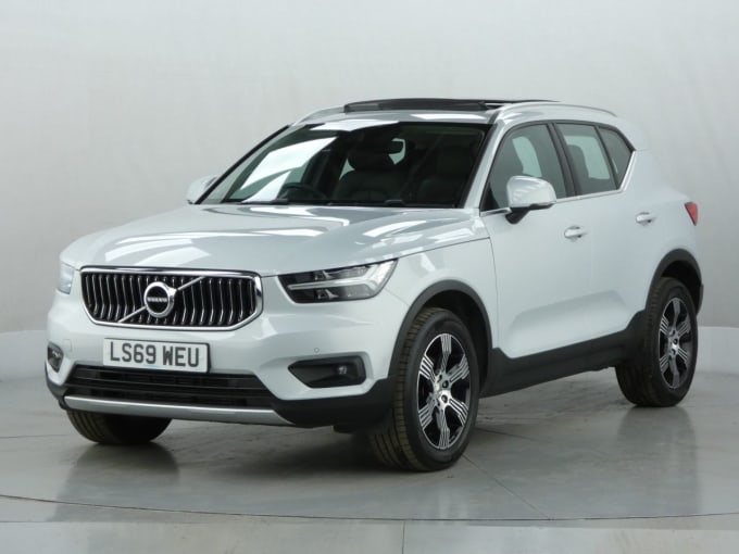 2025 Volvo Xc40