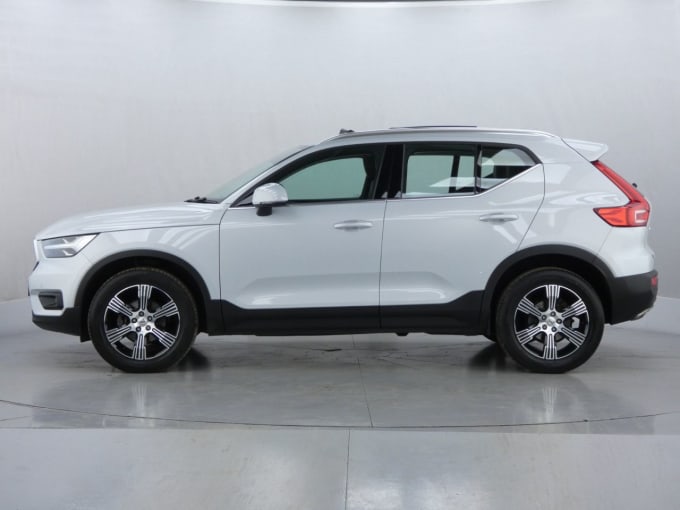 2025 Volvo Xc40