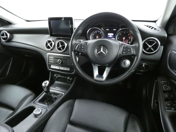 2025 Mercedes-benz Gla-class