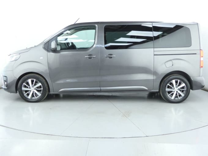 2025 Toyota Proace Verso