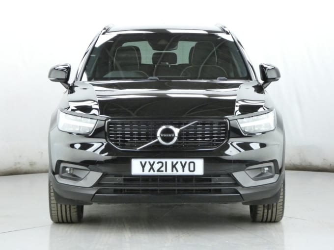 2025 Volvo Xc40