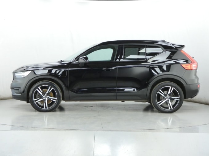 2025 Volvo Xc40