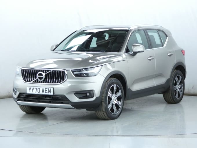 2025 Volvo Xc40