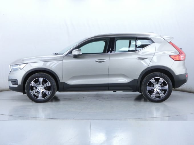 2025 Volvo Xc40