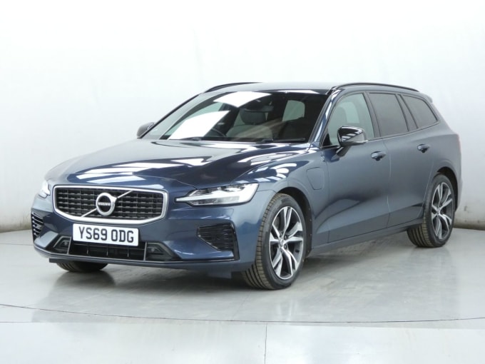 2025 Volvo V60