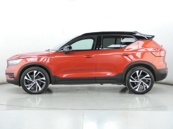 2025 Volvo Xc40