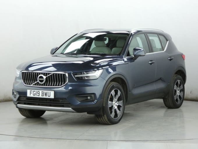 2025 Volvo Xc40