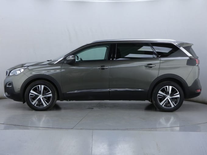 2025 Peugeot 5008