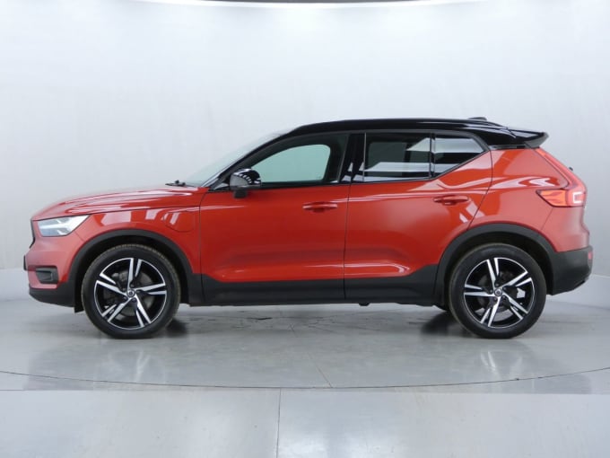 2025 Volvo Xc40