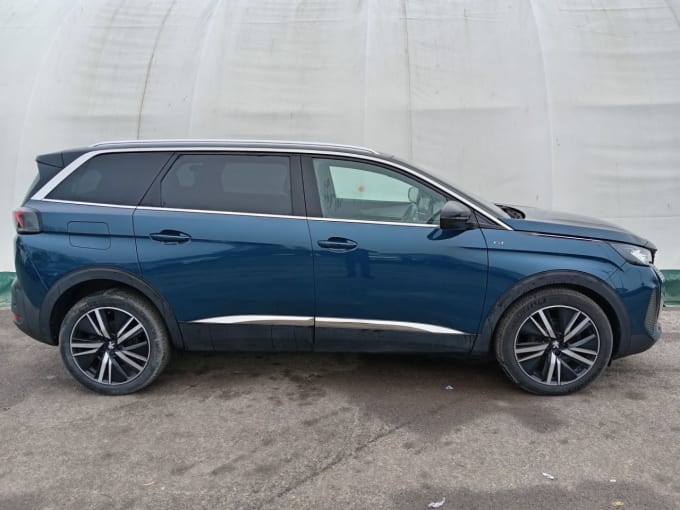 2025 Peugeot 5008