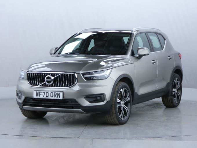 2025 Volvo Xc40