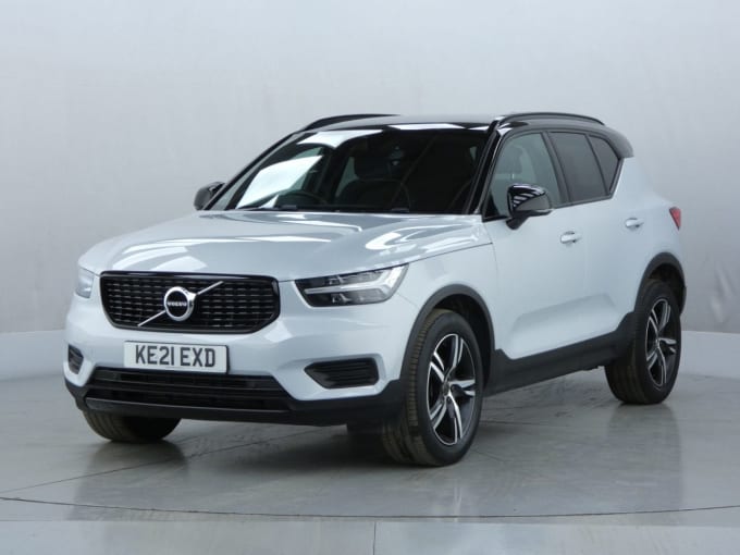 2025 Volvo Xc40