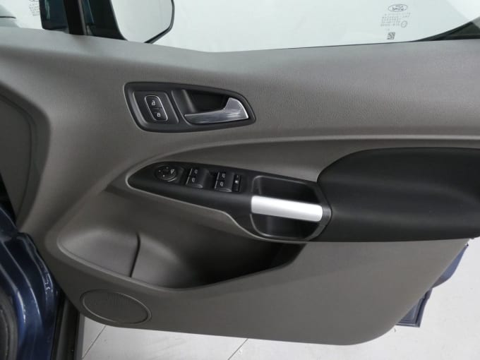 2025 Ford Grand Tourneo Connect