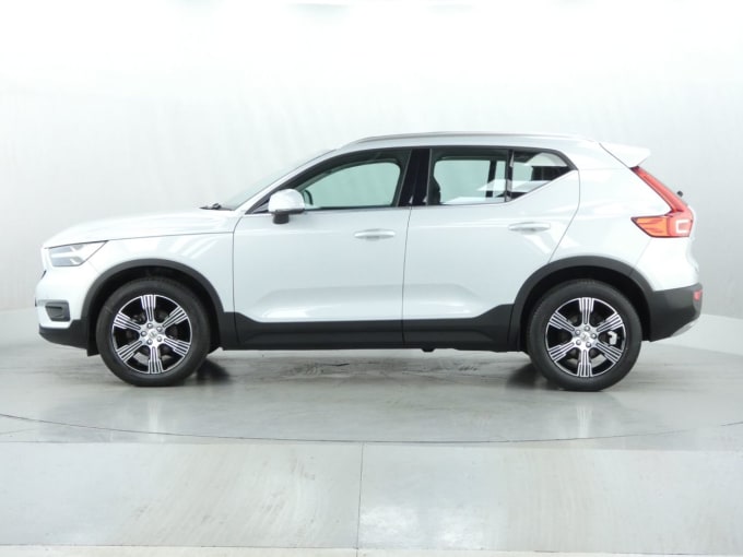 2025 Volvo Xc40