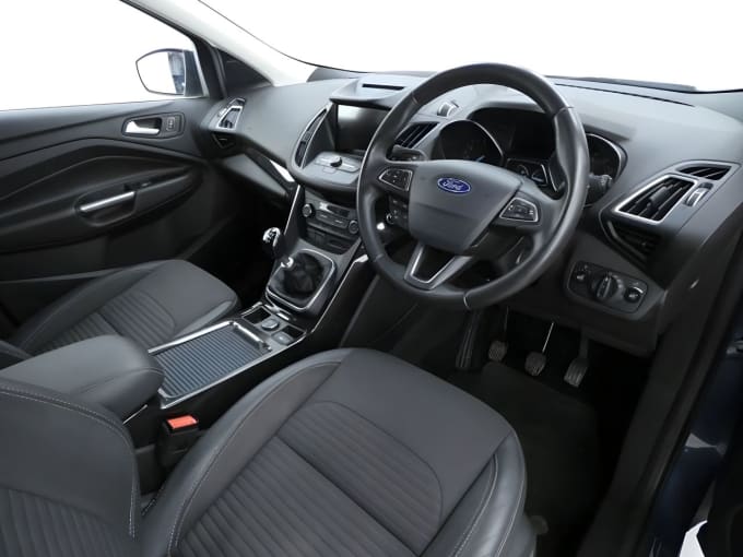 2025 Ford Kuga
