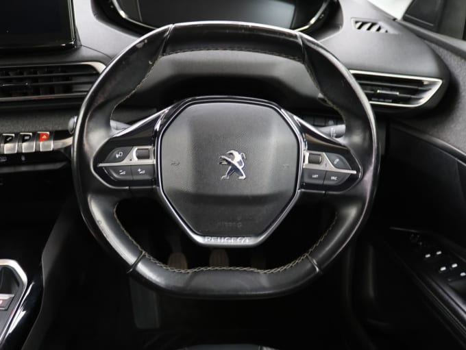 2025 Peugeot 5008