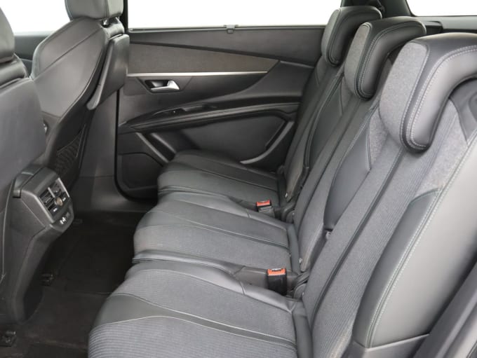2025 Peugeot 5008