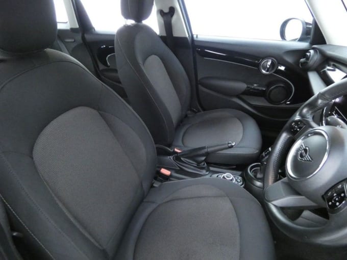 2025 Mini Hatch
