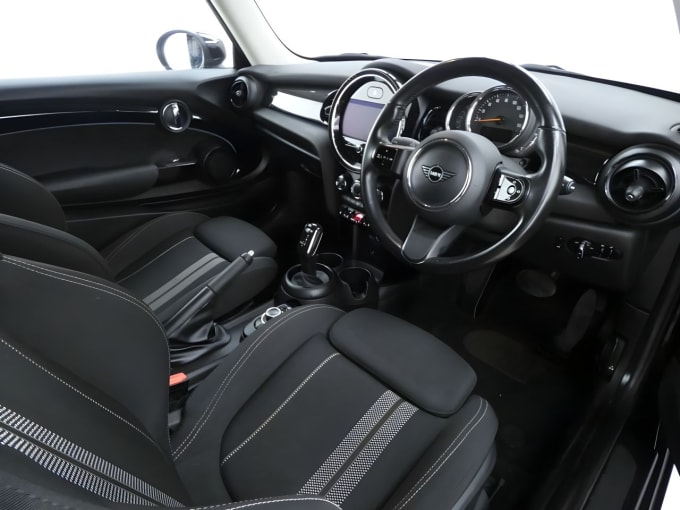 2025 Mini Hatch