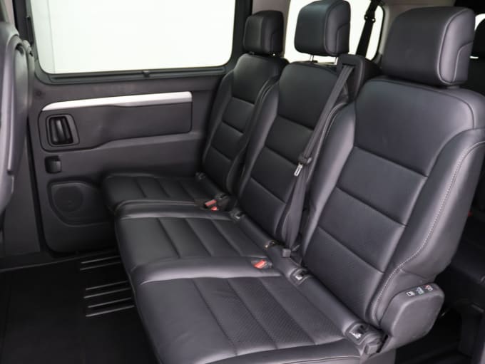 2025 Peugeot Traveller