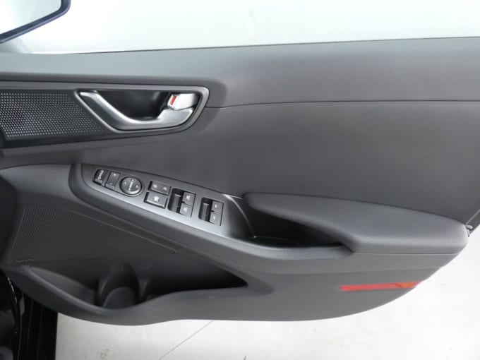 2025 Hyundai Ioniq