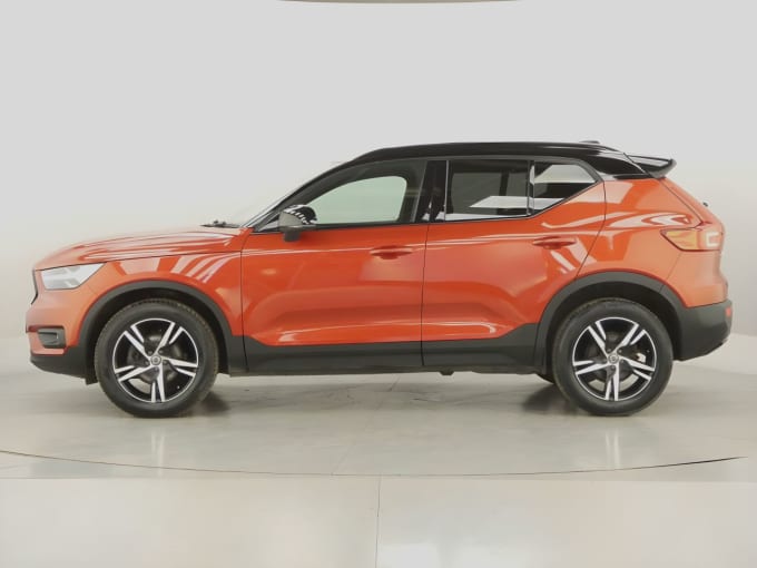 2025 Volvo Xc40