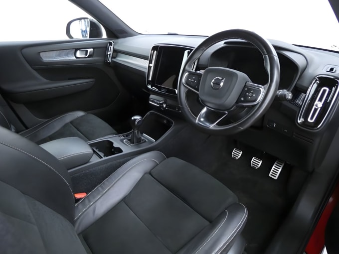 2025 Volvo Xc40