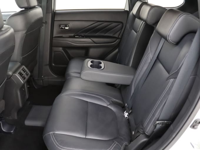 2025 Mitsubishi Outlander