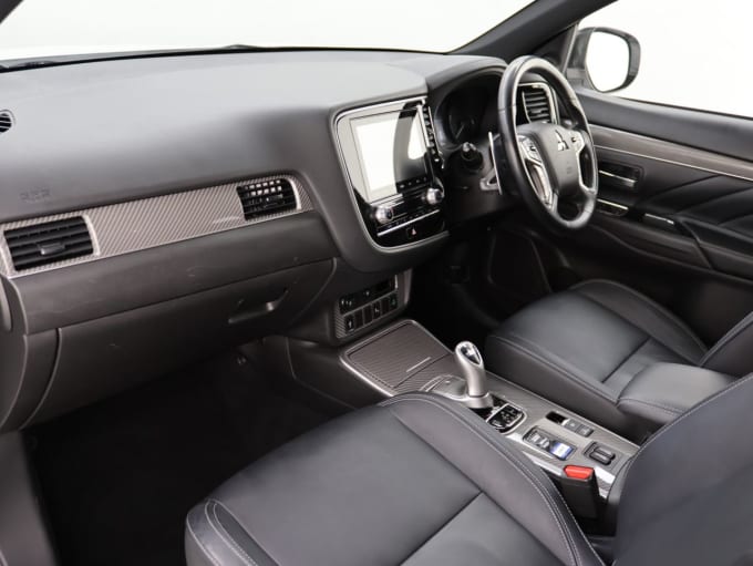 2025 Mitsubishi Outlander