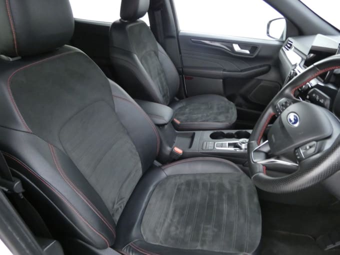 2025 Ford Kuga