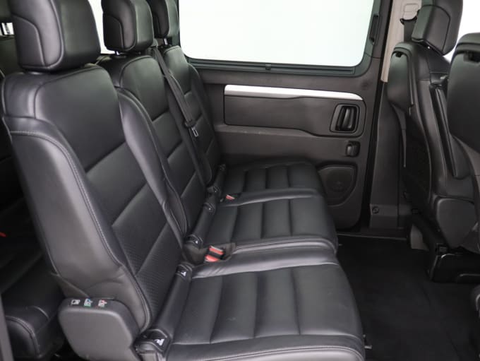 2025 Peugeot Traveller