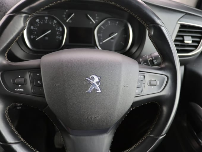 2025 Peugeot Traveller